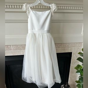 David’s Bridal Flower Girl Dress - size 8. Brand new